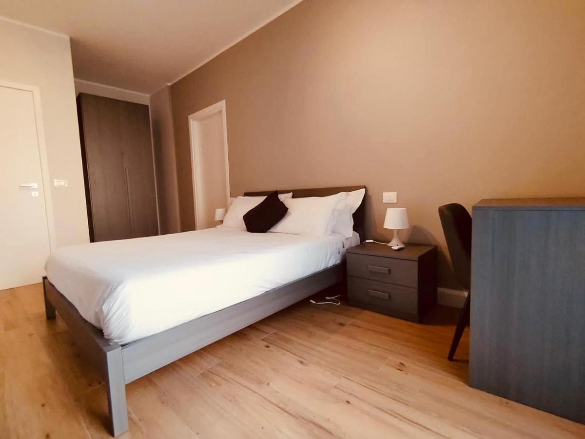 Hh Hermoso Housing Asti Bagian luar foto