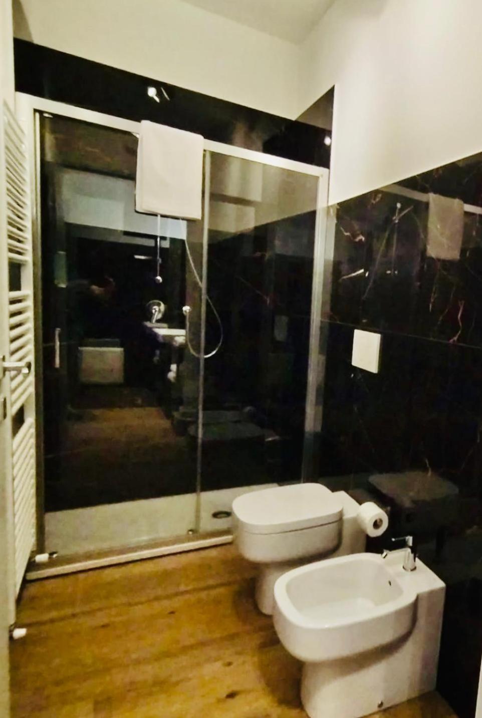 Hh Hermoso Housing Asti Bagian luar foto