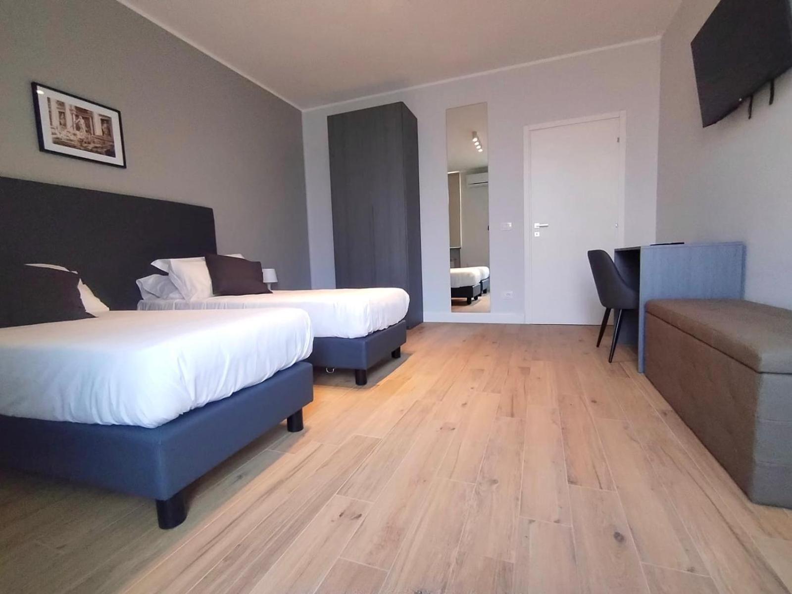 Hh Hermoso Housing Asti Bagian luar foto