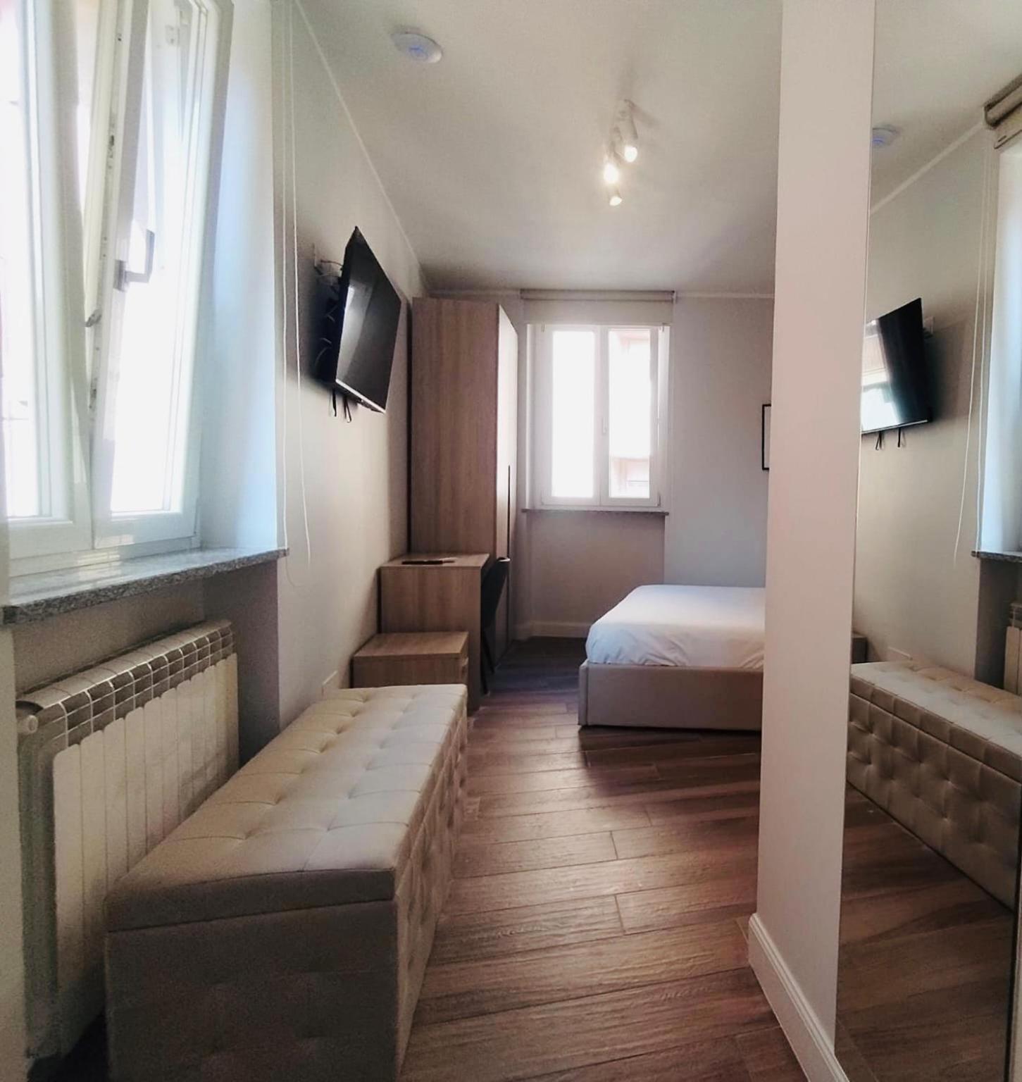 Hh Hermoso Housing Asti Bagian luar foto