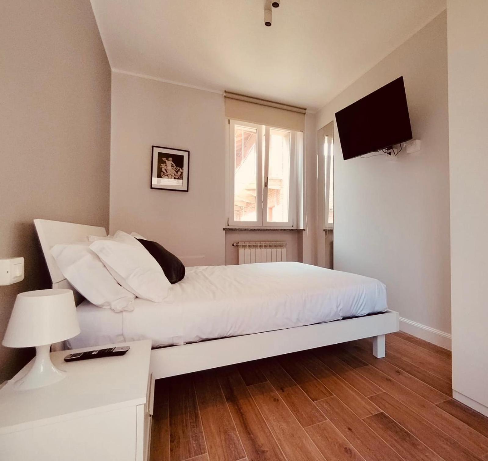 Hh Hermoso Housing Asti Bagian luar foto