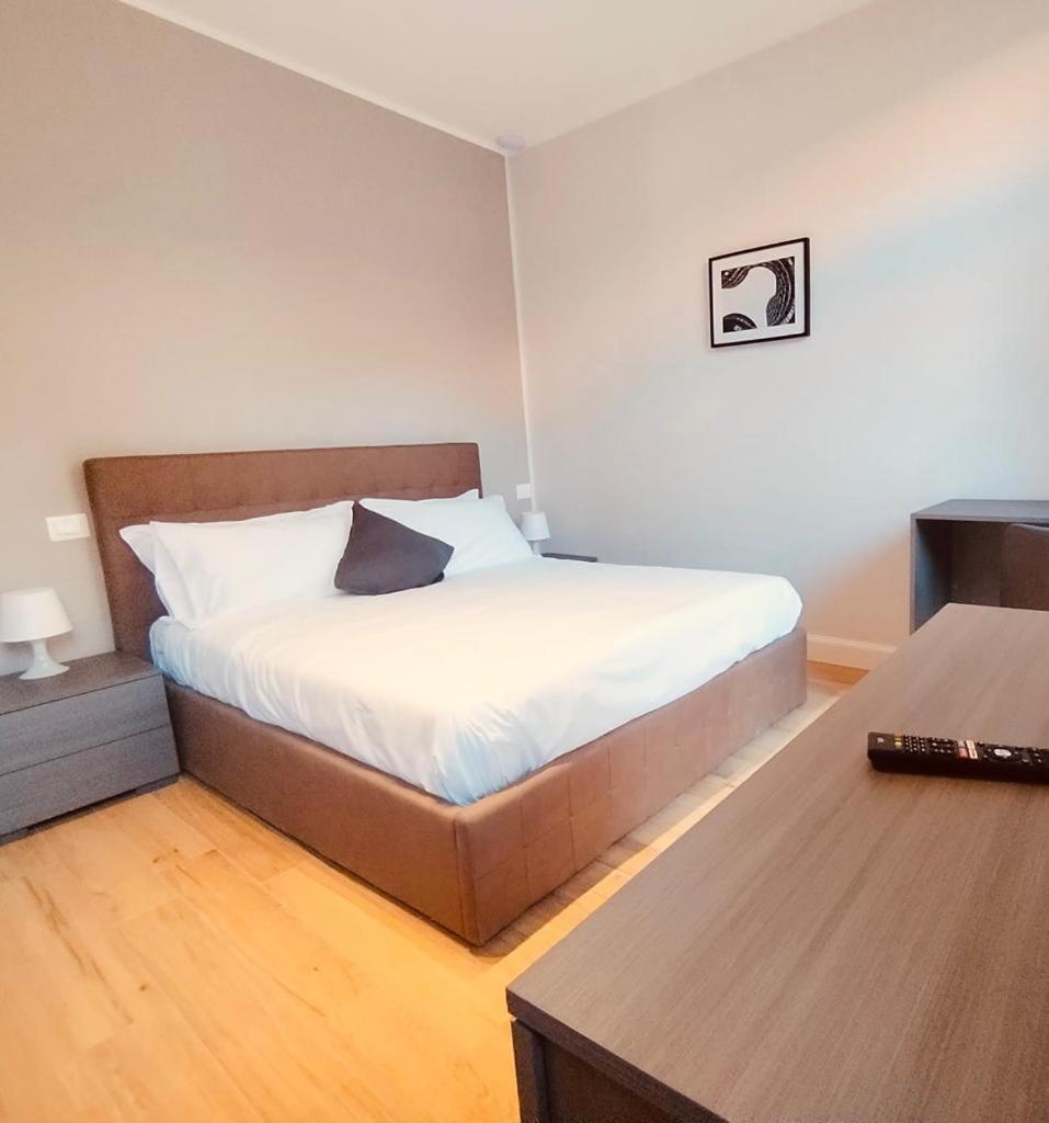 Hh Hermoso Housing Asti Bagian luar foto