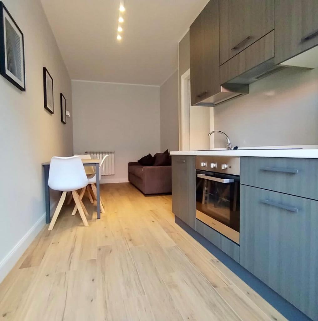 Hh Hermoso Housing Asti Bagian luar foto