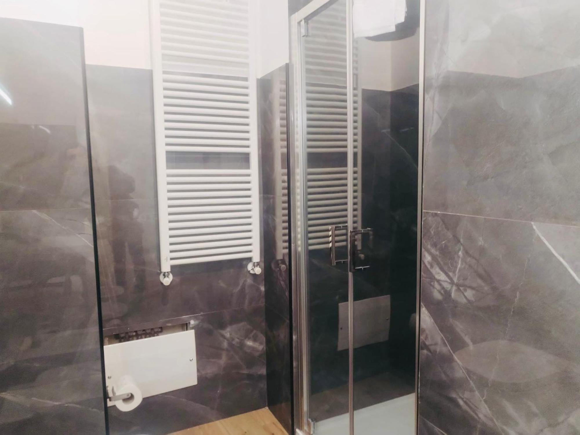 Hh Hermoso Housing Asti Bagian luar foto