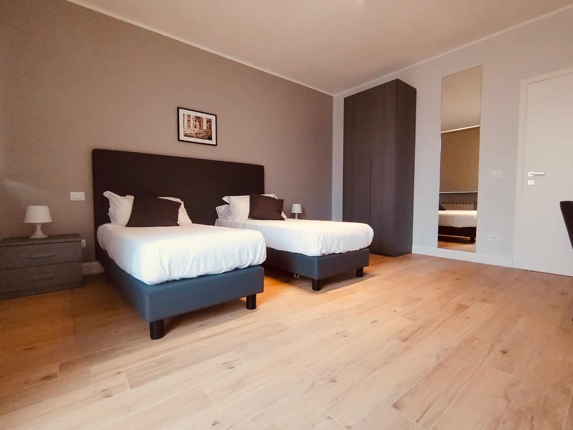 Hh Hermoso Housing Asti Bagian luar foto