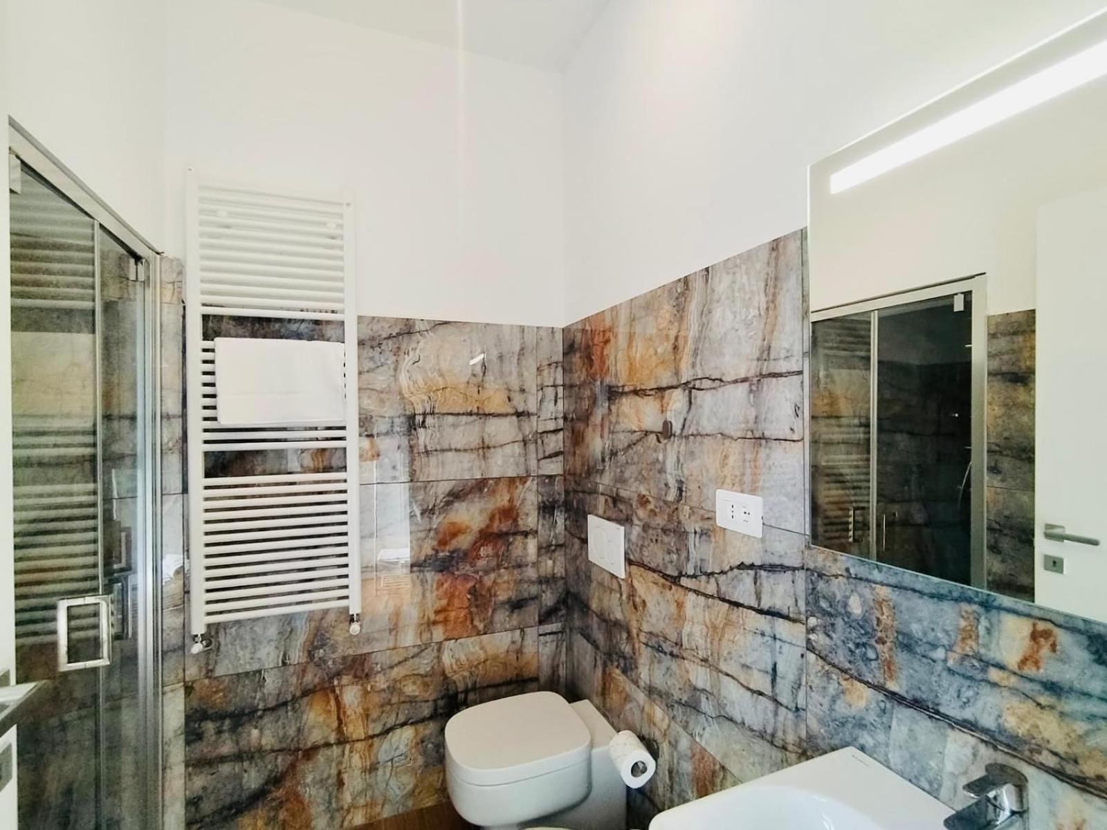 Hh Hermoso Housing Asti Bagian luar foto
