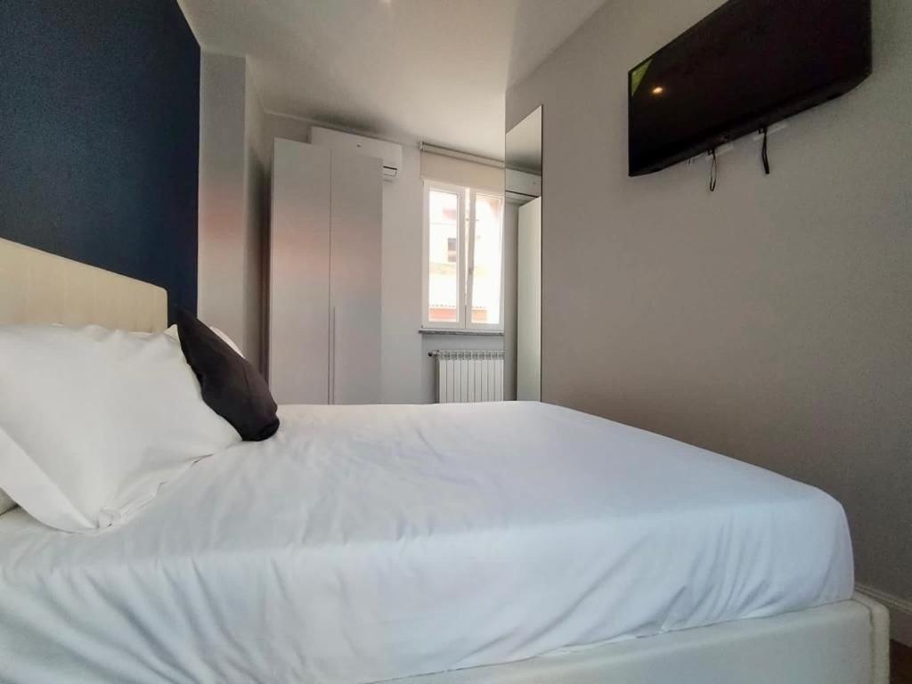 Hh Hermoso Housing Asti Bagian luar foto