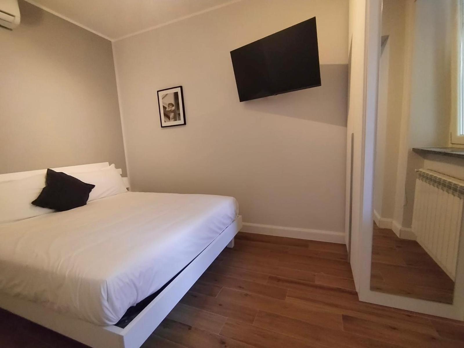 Hh Hermoso Housing Asti Bagian luar foto
