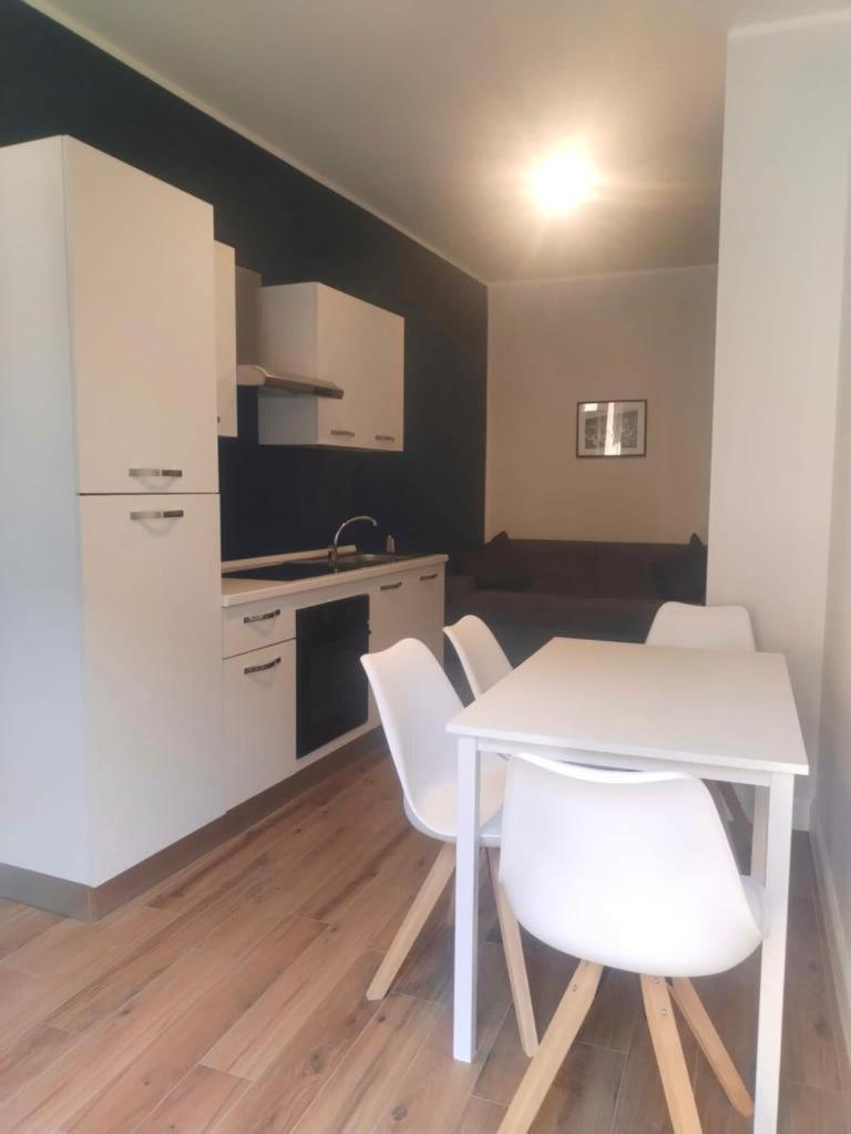 Hh Hermoso Housing Asti Bagian luar foto